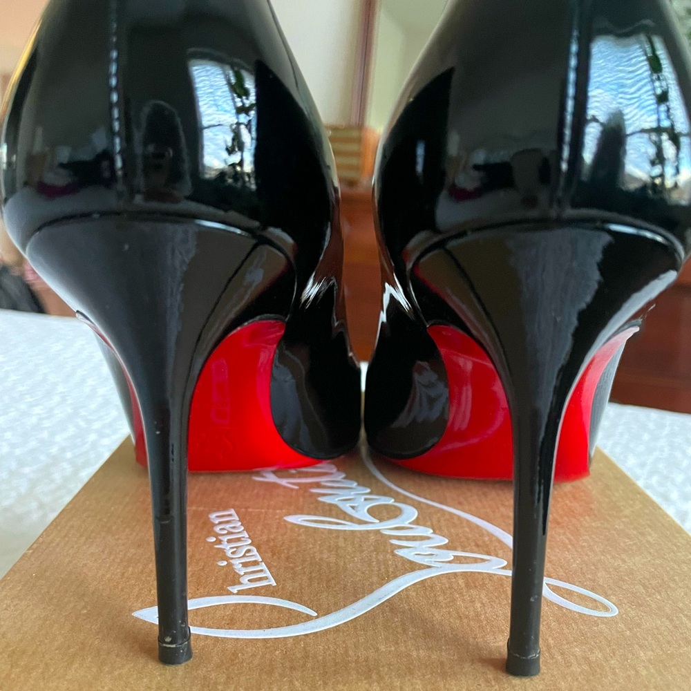 Chistian Louboutin Decollette Black Patent Leather Heels